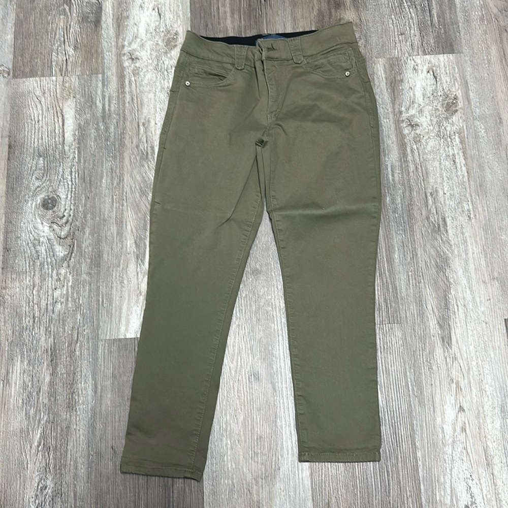 Cropped olive green democracy pants 4P
